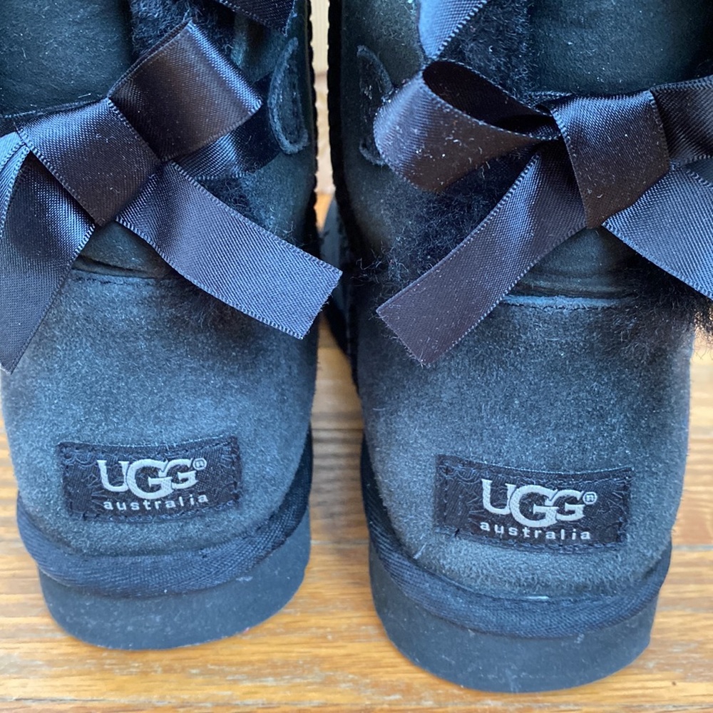 Black Bailey Bow Ugg Boots Medium Height - Worn - Picture 6 of 8